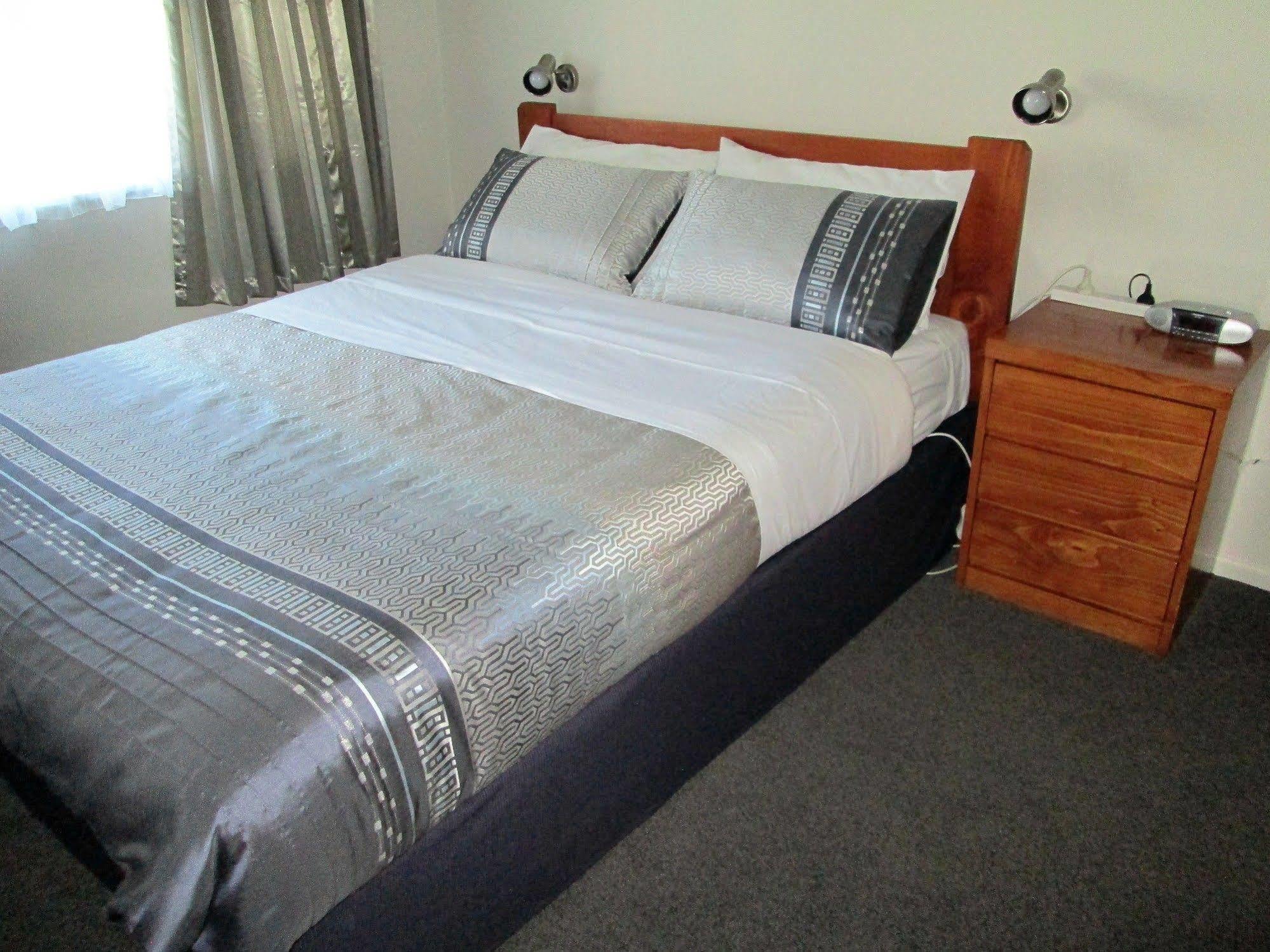 Colonial Motel Papakura Exteriör bild