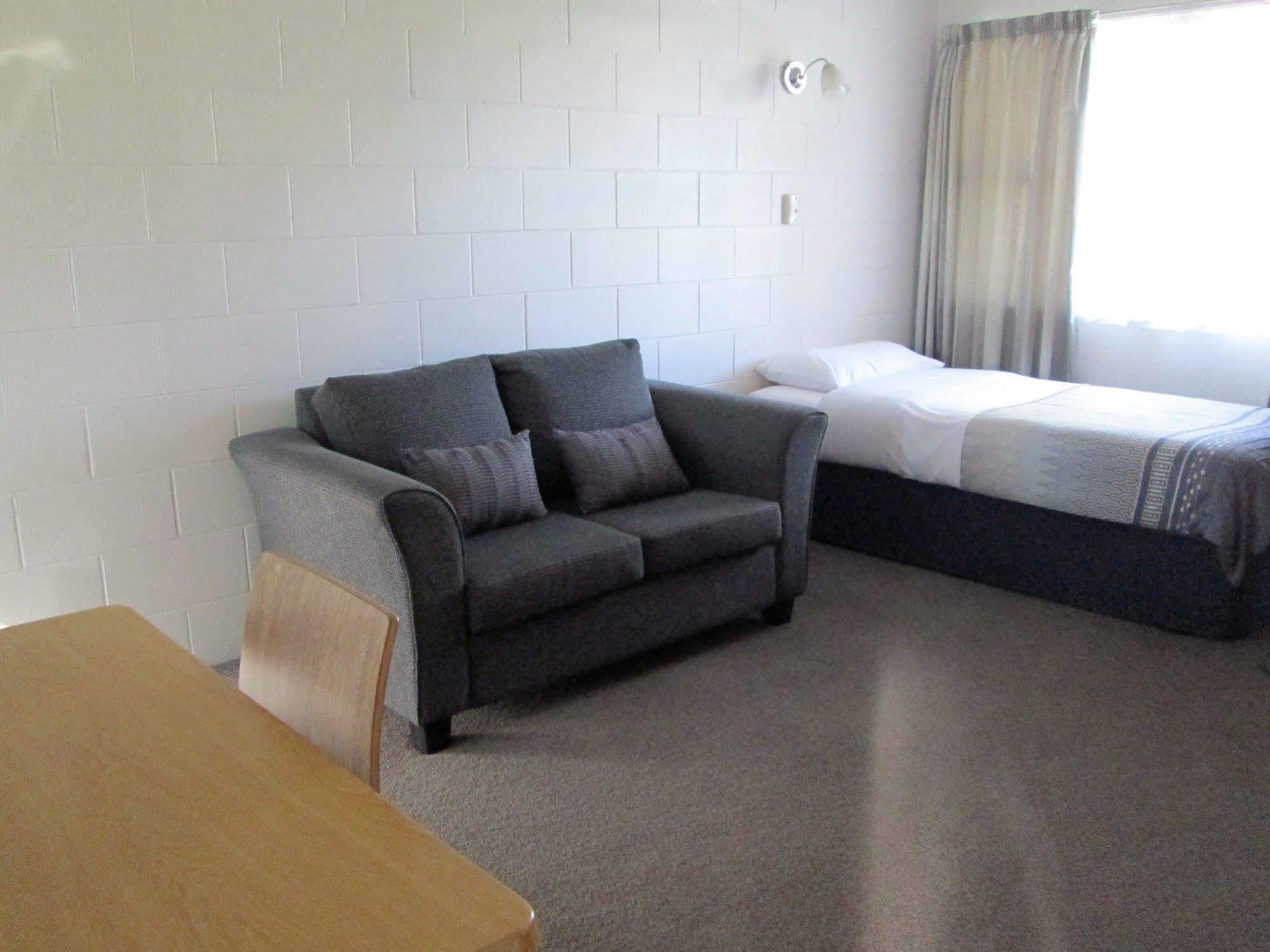 Colonial Motel Papakura Exteriör bild